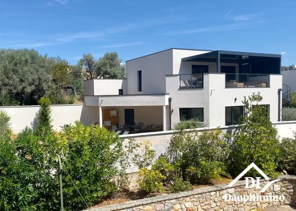 Villa contemporaine vue mer