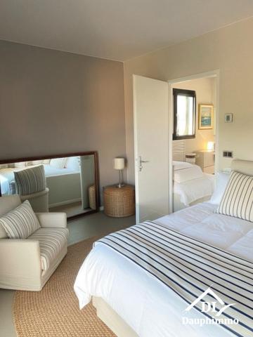 Villa contemporaine vue mer