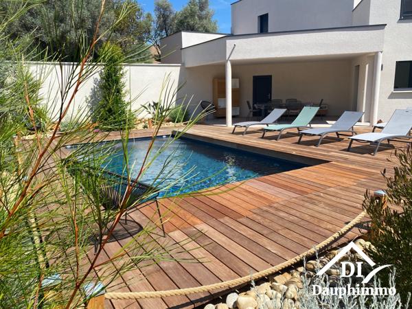 Villa contemporaine vue mer