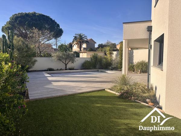 Villa contemporaine vue mer