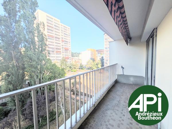 Bel appartement T4 de 88 m² - 2 balcons, 2 garages, cave - St-Étienne (Bergson).