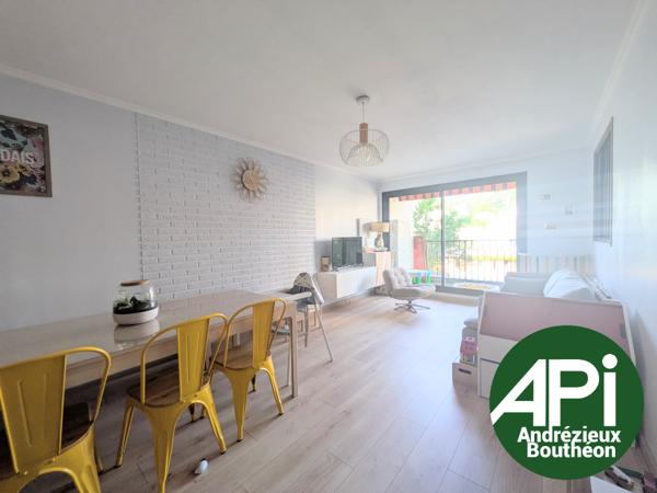 Bel appartement T4 de 88 m² - 2 balcons, 2 garages, cave - St-Étienne (Bergson).
