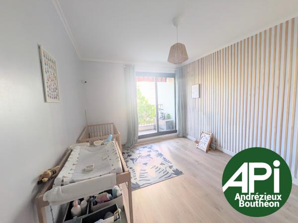 Bel appartement T4 de 88 m² - 2 balcons, 2 garages, cave - St-Étienne (Bergson).