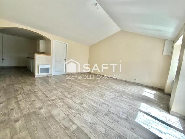 Maison de plain-pied avec 2 chambres et cour extérieure