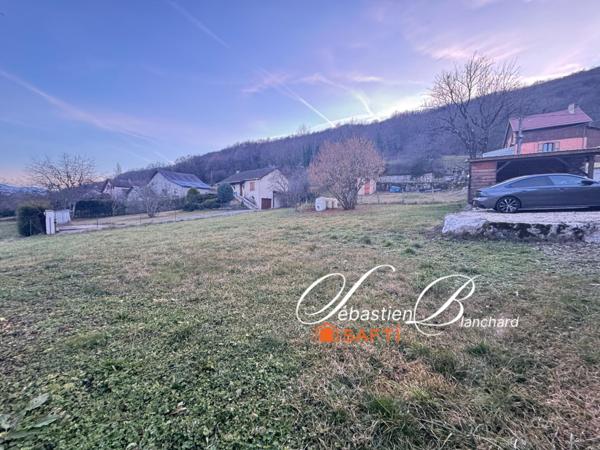 Terrain à bâtir avec vue Mont-Blanc – 915 m² – Puthier (Corbonod)