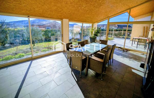 Maison plain-pied  – Saint-Sernin 07 – Quartier résidentiel.