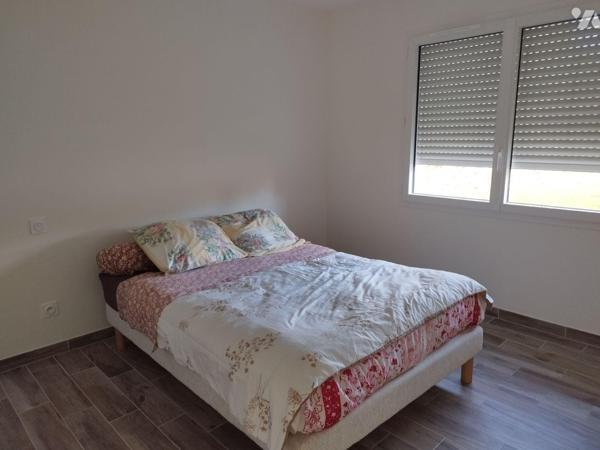 Pavillon de plain-pied de 2019 composé d'une entrée, séjour-salon, cuisine, cellier, WC, chambr...