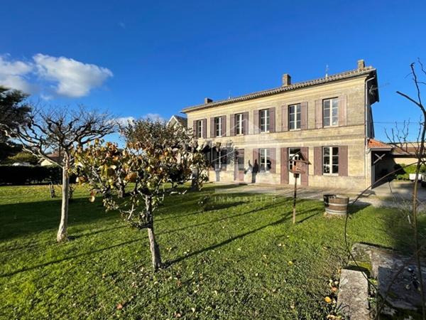 Propriété en Pierre avec Vue sur la Dordogne à Bourg-sur-Gironde