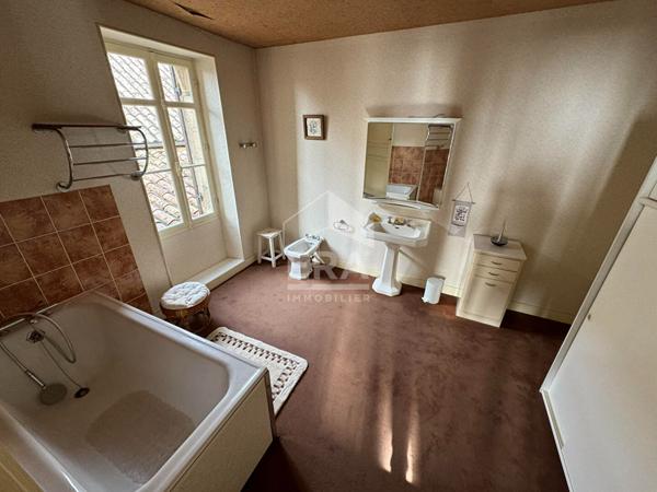 Propriété en Pierre avec Vue sur la Dordogne à Bourg-sur-Gironde