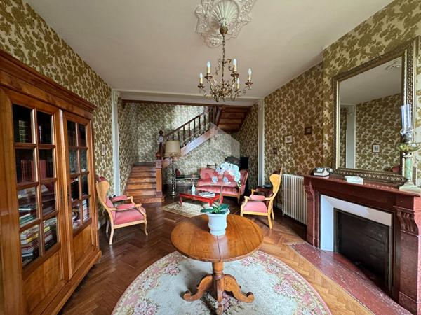 Propriété en Pierre avec Vue sur la Dordogne à Bourg-sur-Gironde