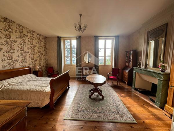 Propriété en Pierre avec Vue sur la Dordogne à Bourg-sur-Gironde