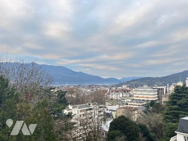 Appartement rénové à AIX LES BAINS