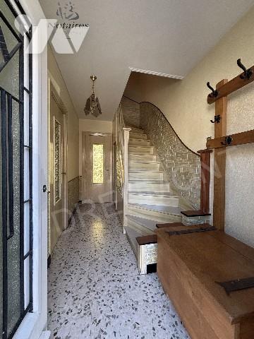 Maison semi mitoyenne à usage d'habitation