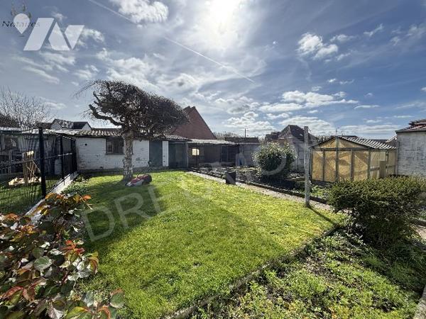 Maison semi mitoyenne à usage d'habitation