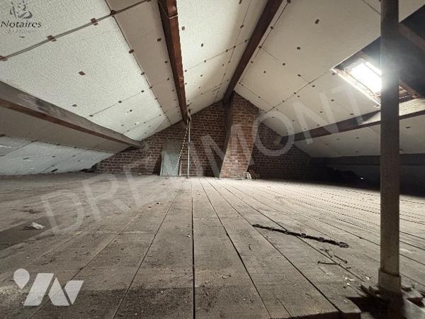 Maison semi mitoyenne à usage d'habitation