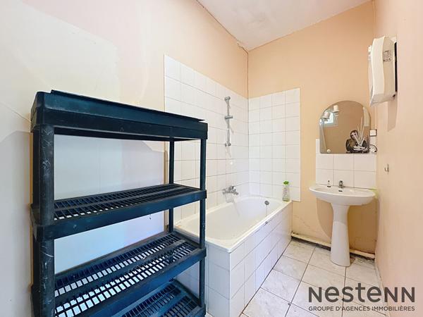 Villa à rénover T7 210 m2 sur terrain 7400 m2 Trets