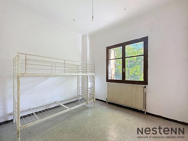 Villa à rénover T7 210 m2 sur terrain 7400 m2 Trets