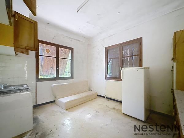 Villa à rénover T7 210 m2 sur terrain 7400 m2 Trets