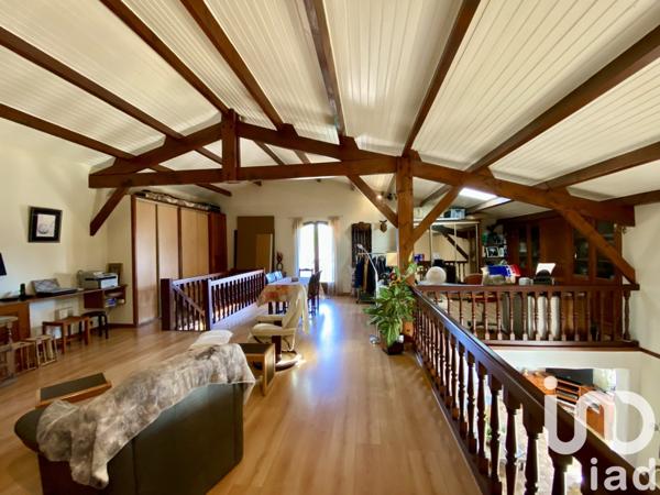 Maison 5 pièces de 246 m² à Arès (33740)