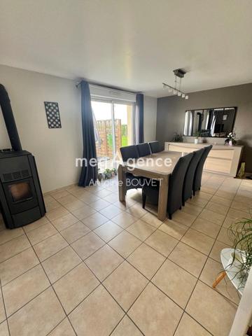 Maison à Domart-en-Ponthieu, 80620 - 7 pièces 158m²