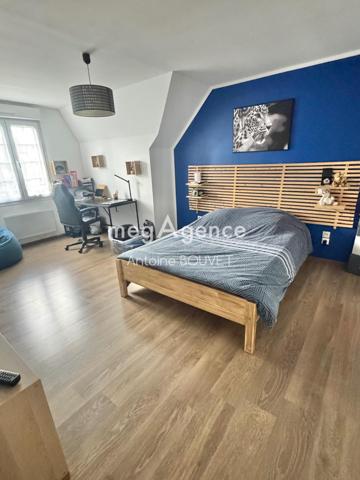 Maison à Domart-en-Ponthieu, 80620 - 7 pièces 158m²