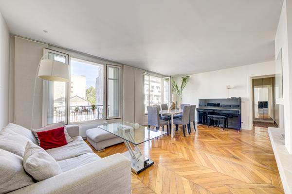 Appartement
         5 pièces
        - 91 m² Bien prestige 1 280 000 € *