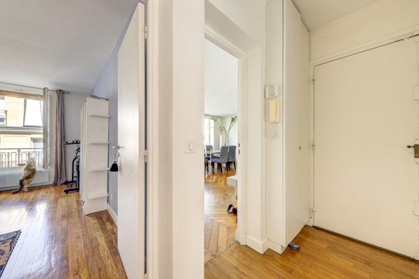 Appartement
         5 pièces
        - 91 m² Bien prestige 1 280 000 € *