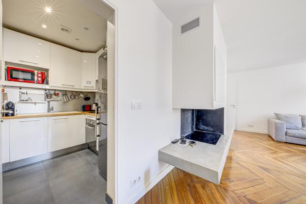 Appartement
         5 pièces
        - 91 m² Bien prestige 1 280 000 € *