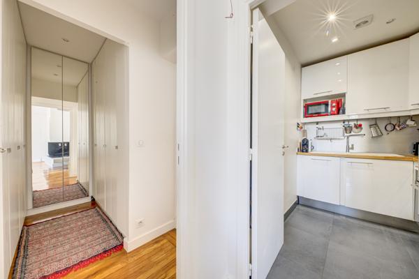 Appartement
         5 pièces
        - 91 m² Bien prestige 1 280 000 € *