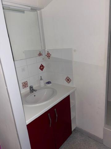 Bourgoin-Jallieu (38300) T2 rénové – Hyper-centre Bourgoin-Jallieu – Idéal investissement ou 1er achat