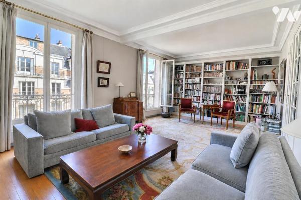 Duplex familial avec balcon aux derniers étages, vues dégagées, gardien et ascenseur.