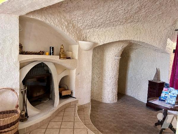 À vendre – Charmante maison avec vue panoramique à Nazelles-Négron