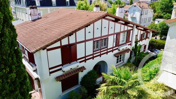 Maison à vendre  6 pièces - 275 m 2   PAU  - 64