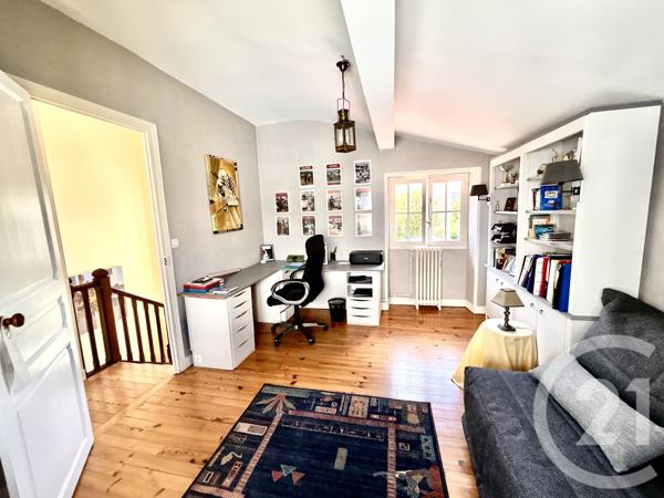 Maison à vendre  6 pièces - 275 m 2   PAU  - 64