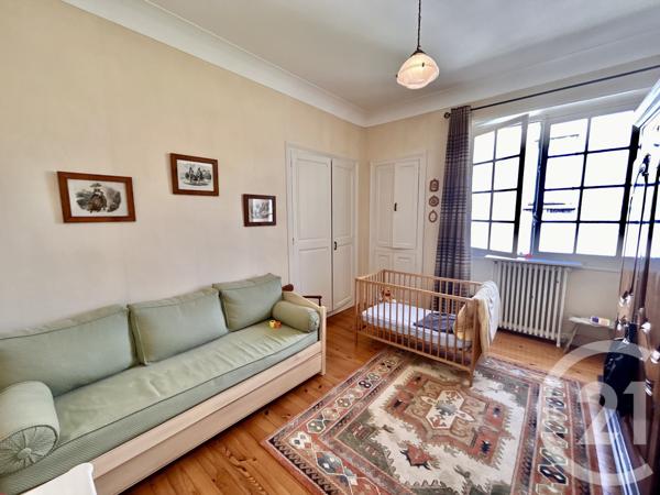 Maison à vendre  6 pièces - 275 m 2   PAU  - 64
