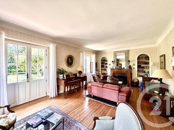 Maison à vendre  6 pièces - 275 m 2   PAU  - 64
