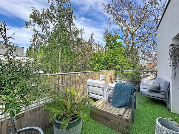 TOURS CHEVALERIE -DUPLEX -T4-TERRASSE-STATIONNEMENT