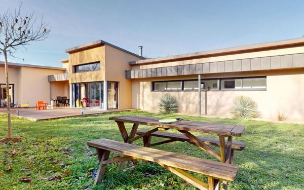 Maison à vendre    5 pièces •  Rodelle