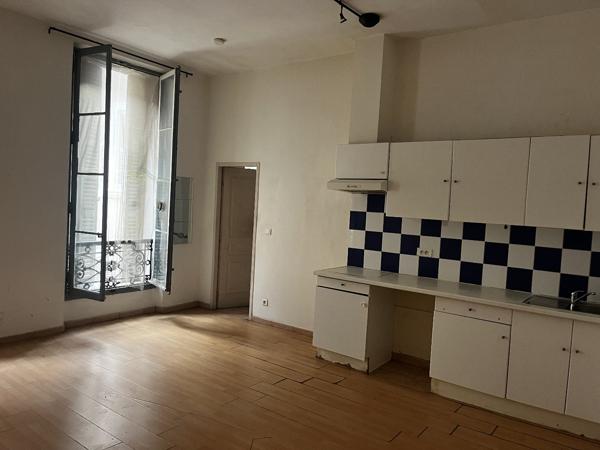 Appartement à MARSEILLE 1ER ARRONDISSEMENT (13001)