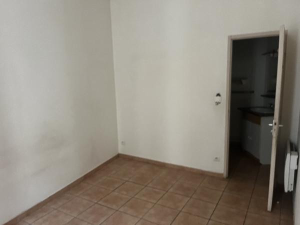 Appartement à MARSEILLE 1ER ARRONDISSEMENT (13001)