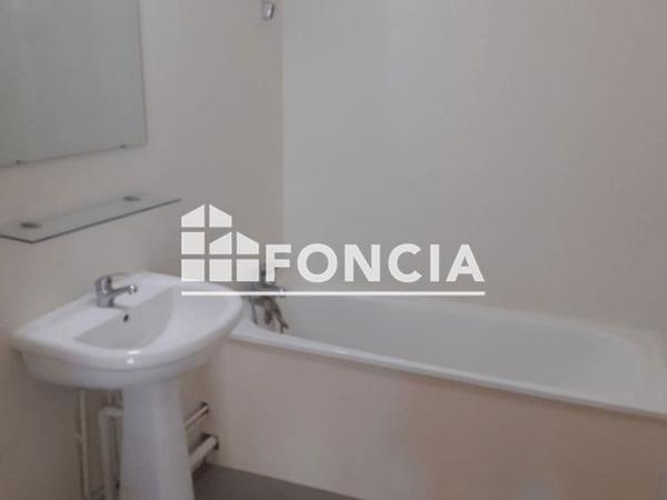 Location Appartement 2 pièces 49.7 m² - LES CHARMILLES 2 Chambery 73000