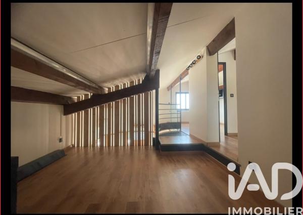 Location maison 2 pièces 57 m² Saint-Mitre-les-Remparts