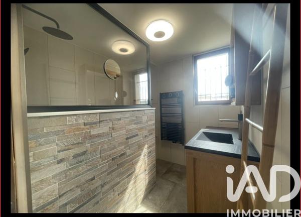 Location maison 2 pièces 57 m² Saint-Mitre-les-Remparts