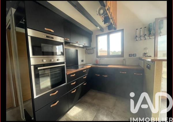 Location maison 2 pièces 57 m² Saint-Mitre-les-Remparts