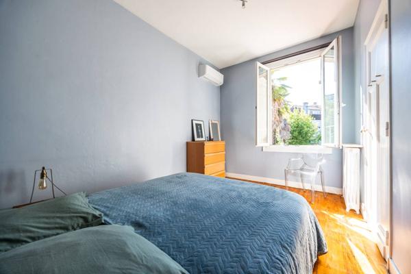 MAISON EN PIERRE AVEC JARDIN, PISCINE ET GARAGE PARC LESCURE