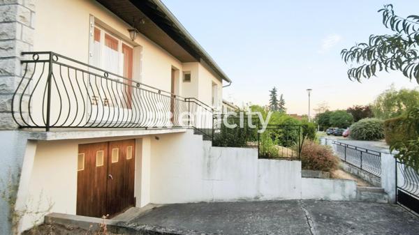 Maison
         3 pièces
        - 88 m² Exclusivité 115 000 € *