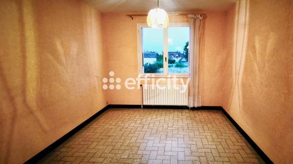Maison
         3 pièces
        - 88 m² Exclusivité 115 000 € *