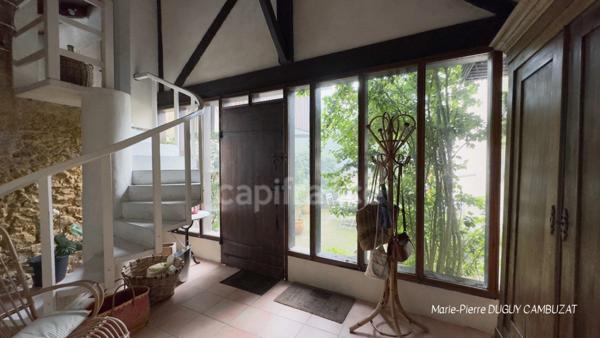 MAISON AVEC PISCINE INTÉRIEURE ET DÉPENDANCES