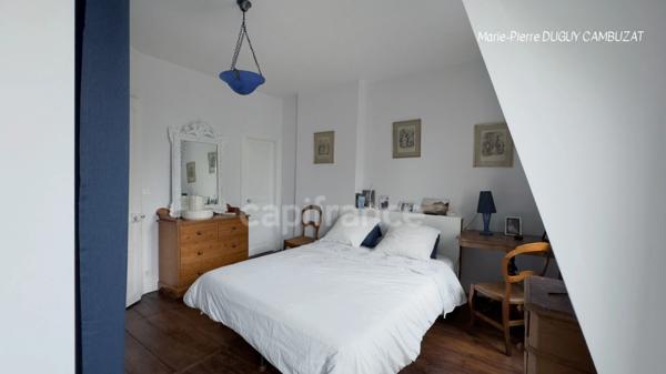 MAISON AVEC PISCINE INTÉRIEURE ET DÉPENDANCES