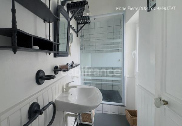 MAISON AVEC PISCINE INTÉRIEURE ET DÉPENDANCES